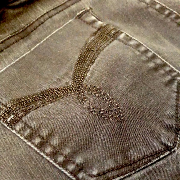 Illegal Jeans 💜 - Picture 6 of 13